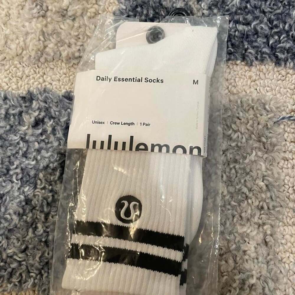 Lululemon Daily Essential Crew Socks Size M White Black Stripe